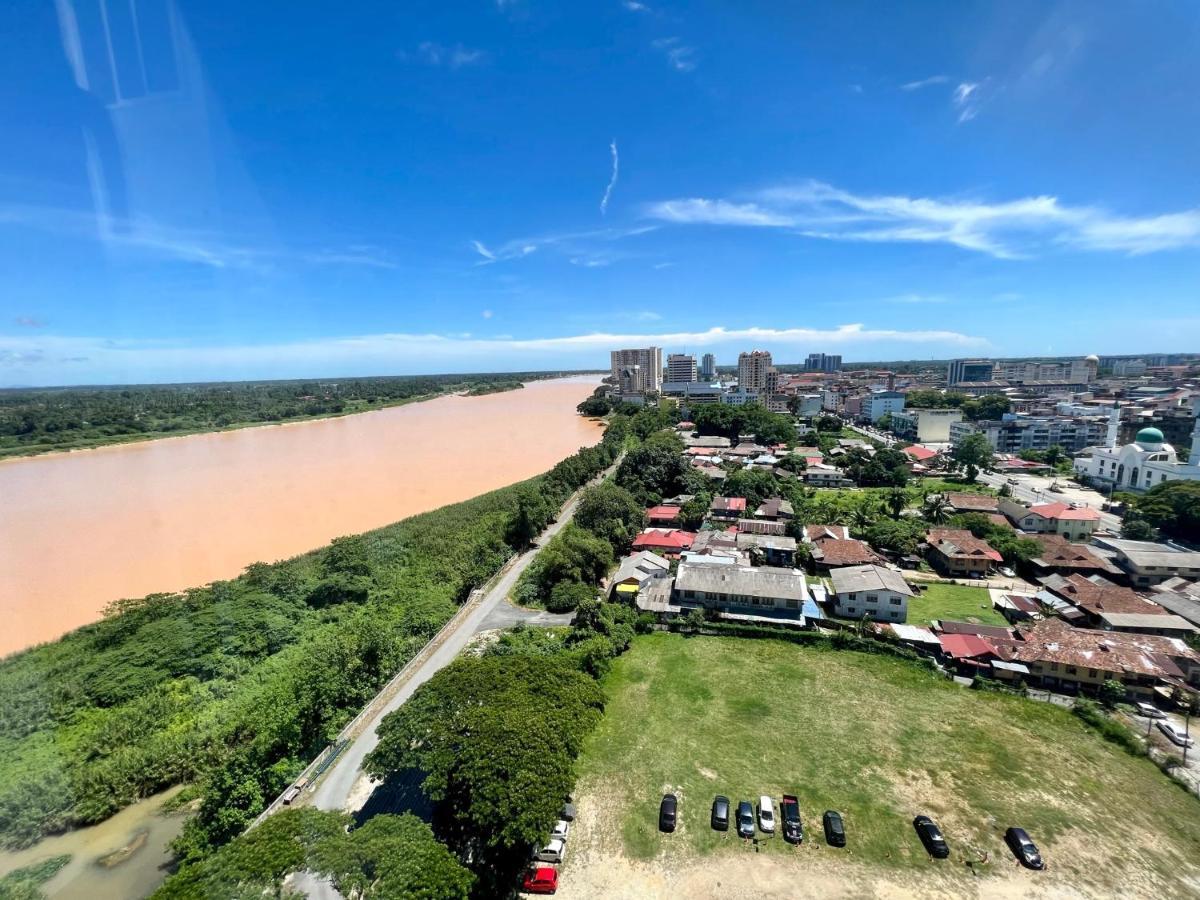 Riverview 8pax 3br In Kbtown Ps4, Netflix A-1-2 Apartment Kota Bharu